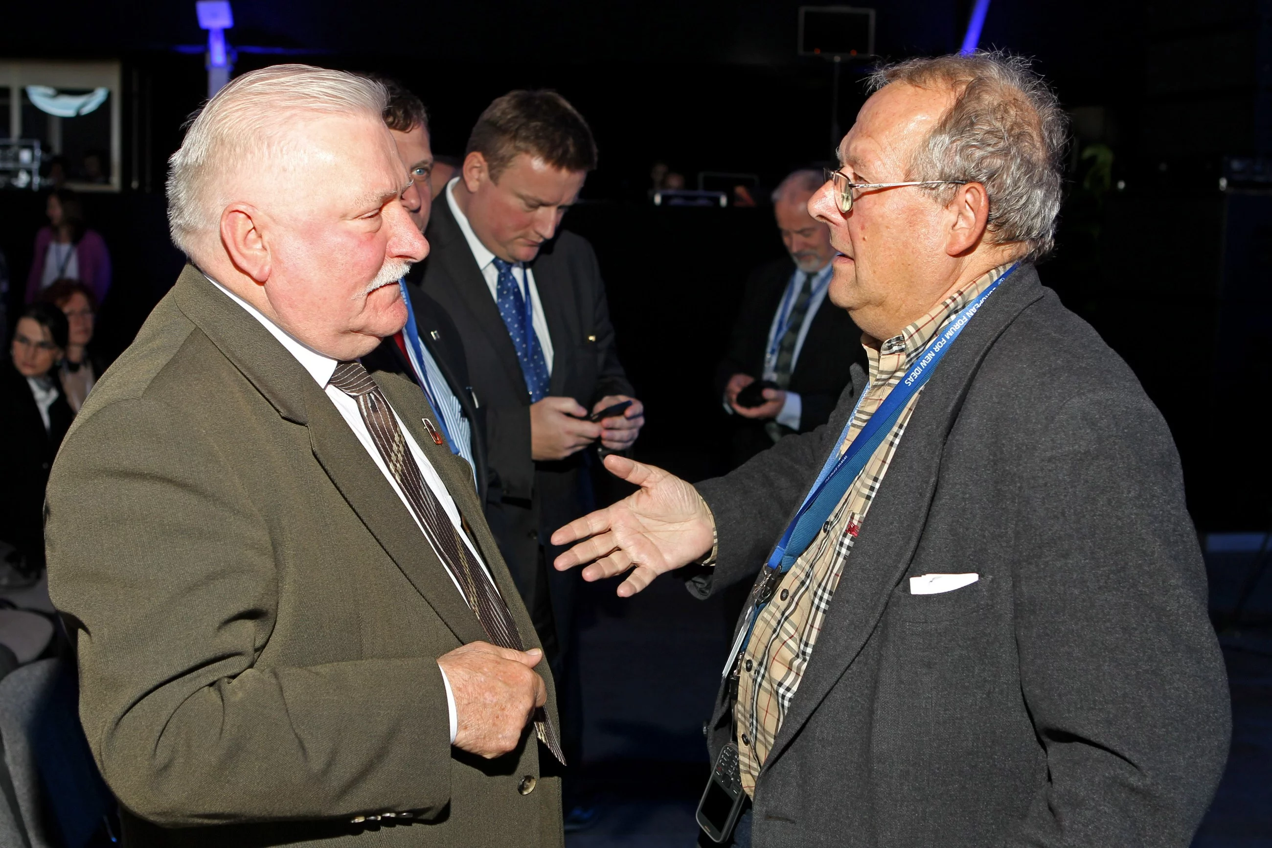 Były prezydent Lech Wałęsa oraz redaktor naczelny "Gazety Wyborczej" Adam Michnik